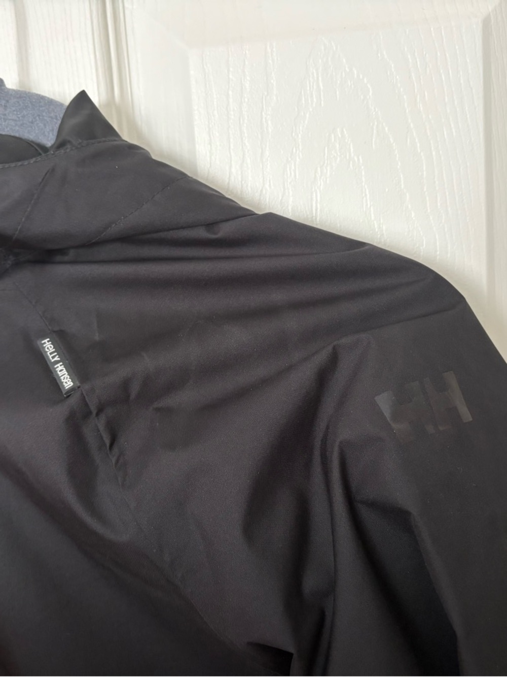 Helly Hansen Black Hooded rain coat - Picture 4 of 6